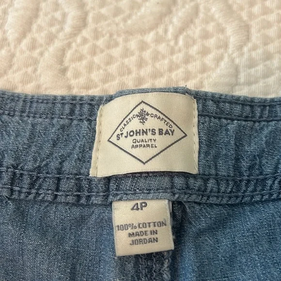 St John’s Bay Bermuda shorts size 4 - Picture 2 of 6